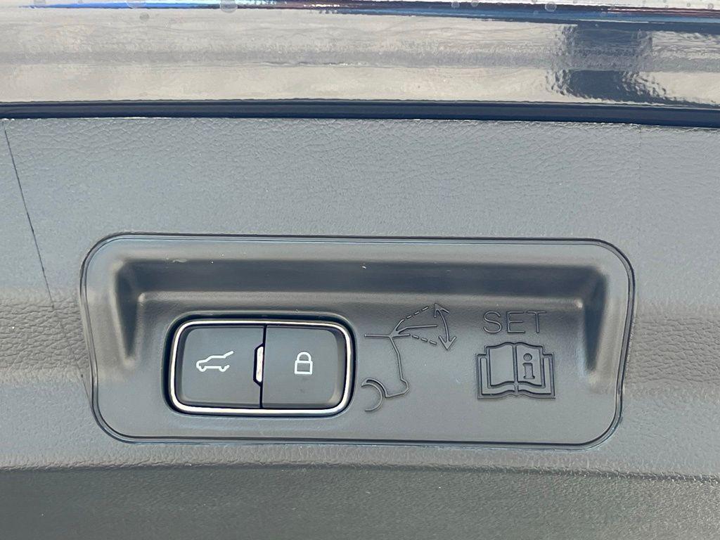 new 2025 Ford Explorer car, priced at $39,551