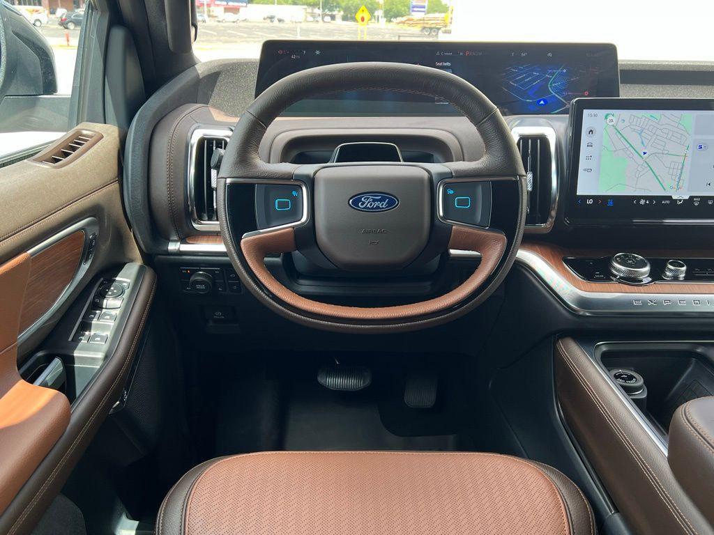 new 2025 Ford Expedition car, priced at $86,845