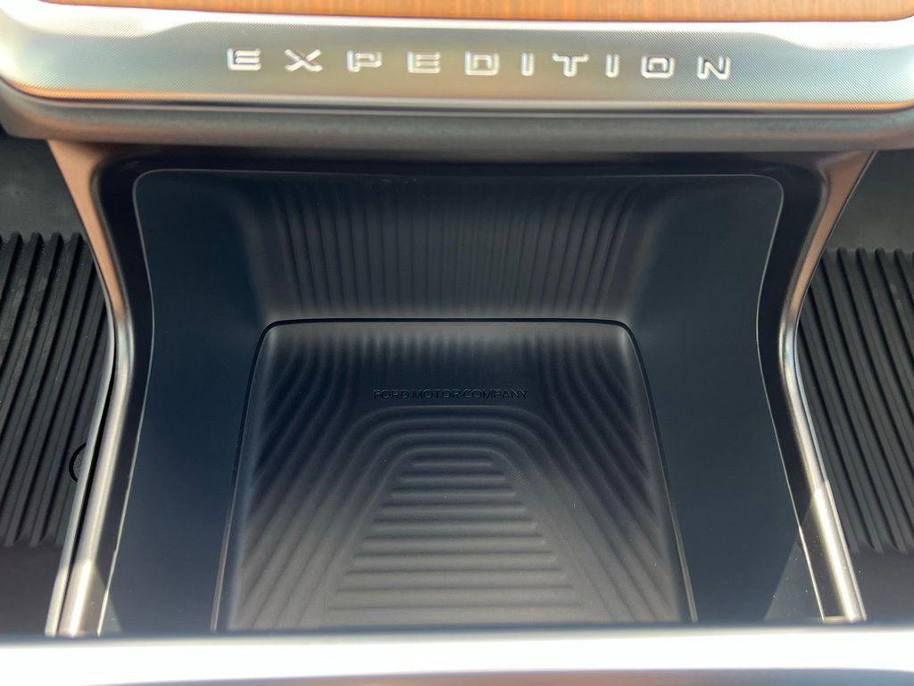 new 2025 Ford Expedition car, priced at $86,845