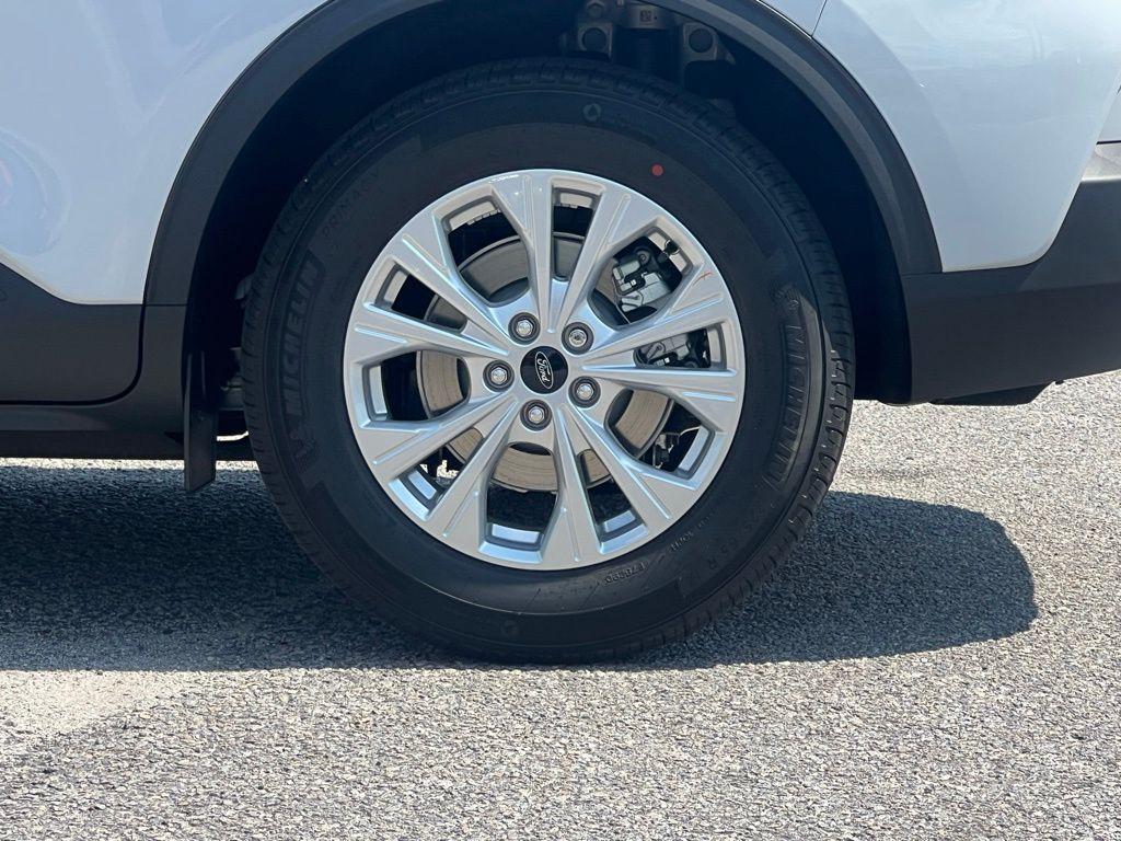 new 2025 Ford Escape car, priced at $25,441