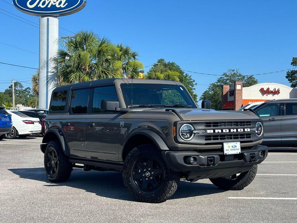 new 2025 Ford Bronco car, priced at $48,453