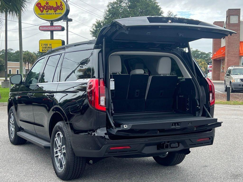 new 2025 Ford Expedition car, priced at $66,538