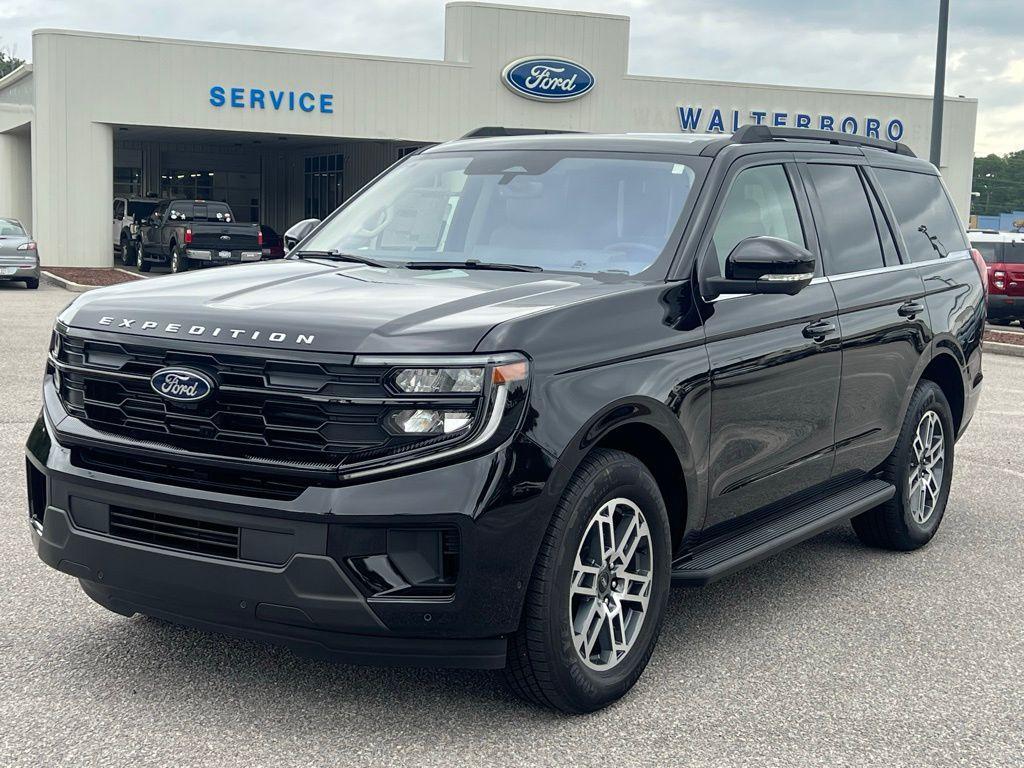 new 2025 Ford Expedition car, priced at $66,538