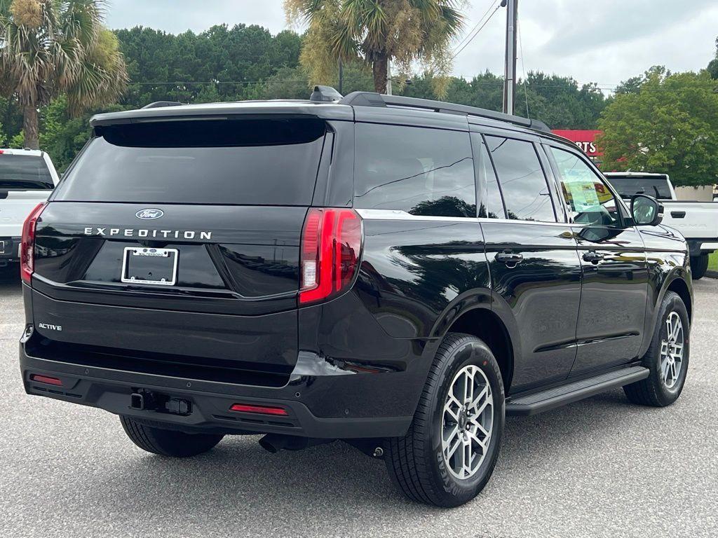 new 2025 Ford Expedition car, priced at $66,538