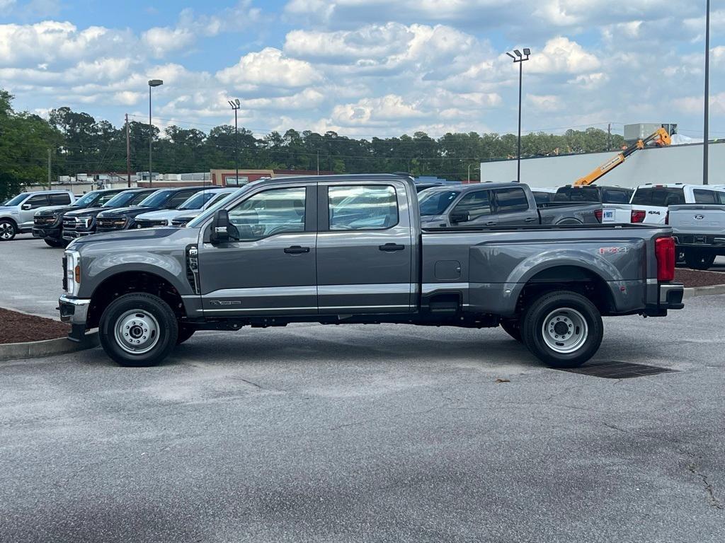 new 2025 Ford F-350 car, priced at $63,642