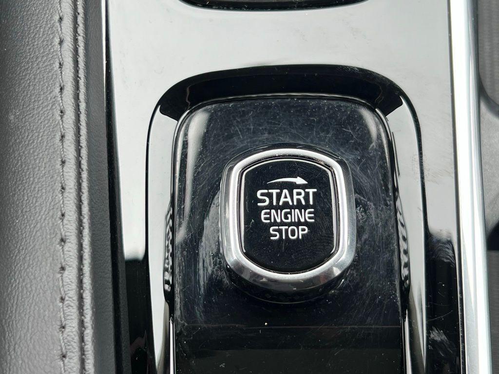 used 2024 Volvo XC90 car, priced at $41,700