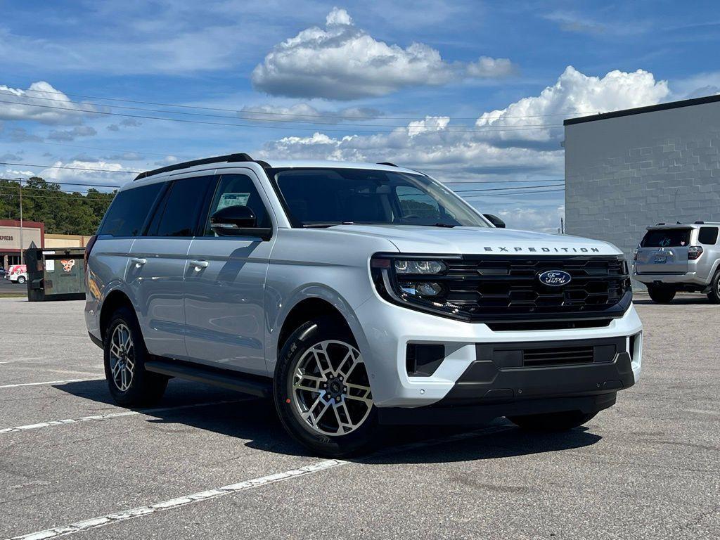 new 2025 Ford Expedition car, priced at $66,345