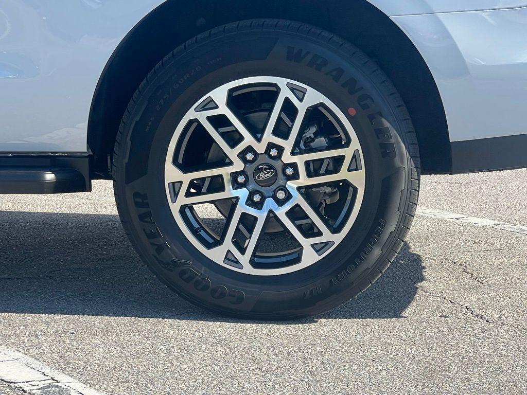 new 2025 Ford Expedition car, priced at $66,345