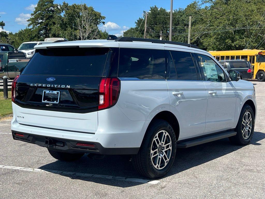 new 2025 Ford Expedition car, priced at $66,345
