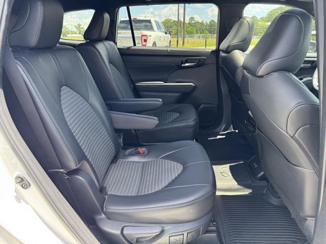 used 2023 Toyota Highlander car, priced at $38,758