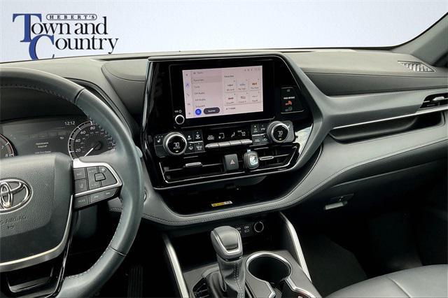 used 2023 Toyota Highlander car, priced at $38,758