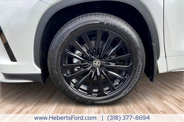 used 2023 Toyota Highlander car, priced at $38,758