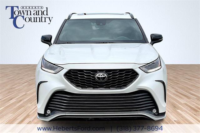 used 2023 Toyota Highlander car, priced at $38,758