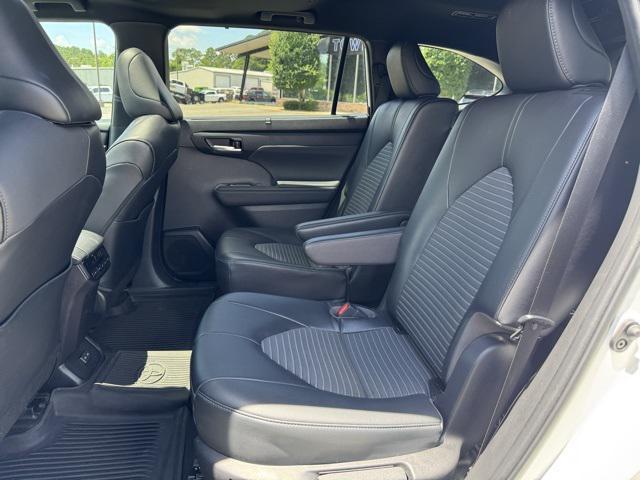 used 2023 Toyota Highlander car, priced at $38,758