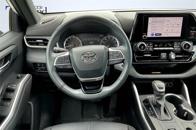 used 2023 Toyota Highlander car, priced at $38,758