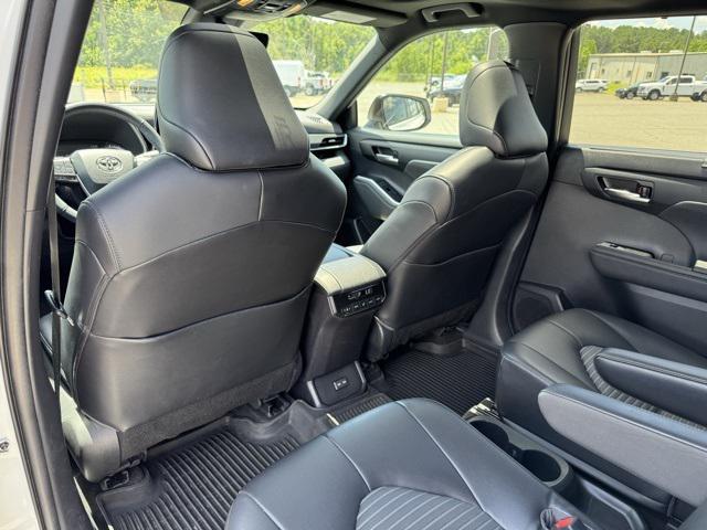 used 2023 Toyota Highlander car, priced at $38,758