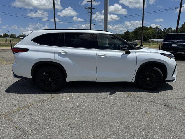 used 2023 Toyota Highlander car, priced at $38,758