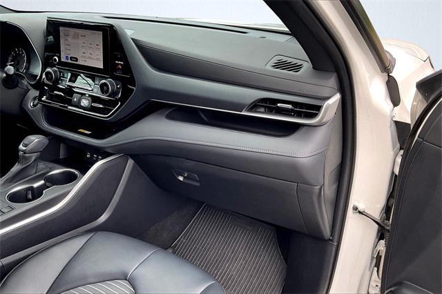 used 2023 Toyota Highlander car, priced at $38,758