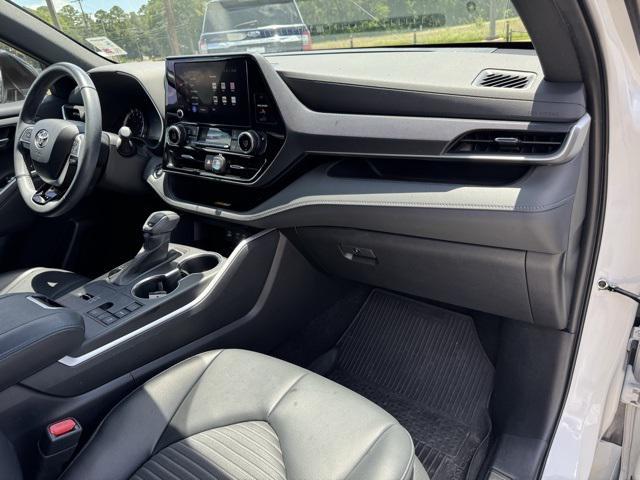 used 2023 Toyota Highlander car, priced at $38,758