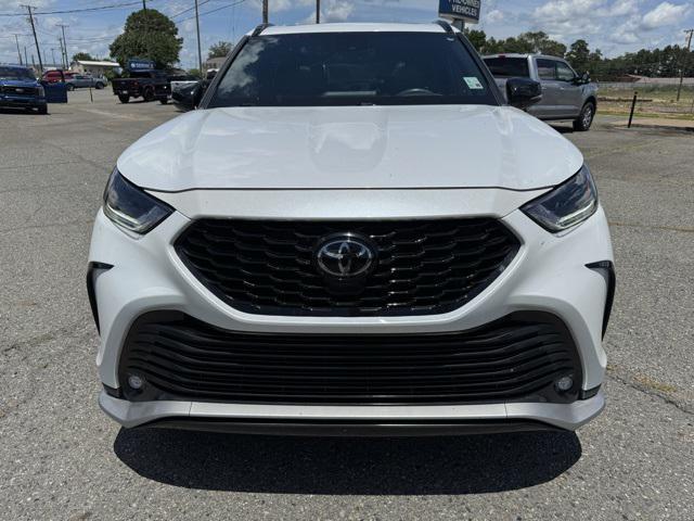 used 2023 Toyota Highlander car, priced at $38,758