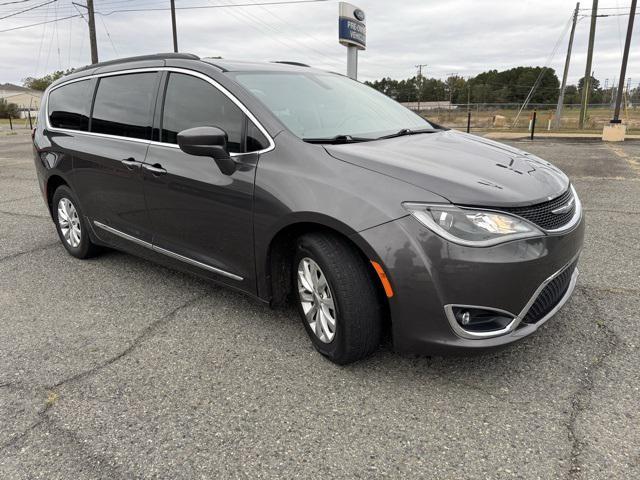 used 2017 Chrysler Pacifica car, priced at $11,847