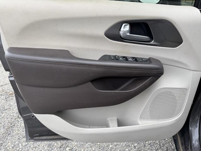 used 2017 Chrysler Pacifica car, priced at $11,847