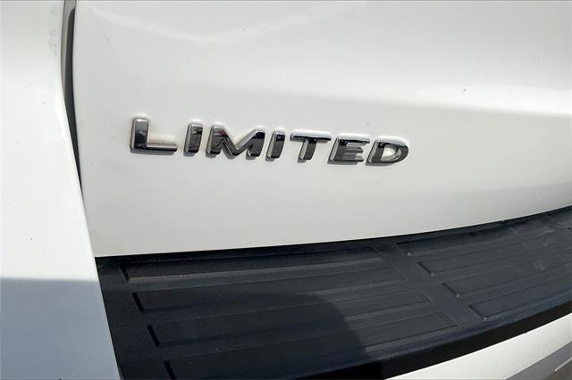 used 2024 Ford Expedition car, priced at $50,967