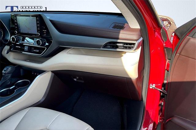 used 2021 Toyota Highlander car, priced at $33,980