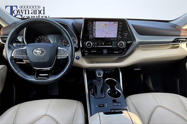 used 2021 Toyota Highlander car, priced at $34,500