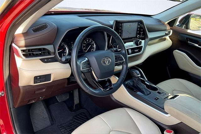 used 2021 Toyota Highlander car, priced at $33,980
