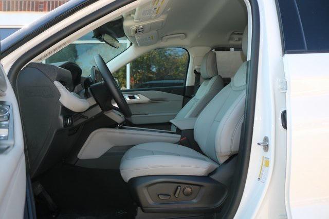 new 2025 Ford Explorer car, priced at $50,470