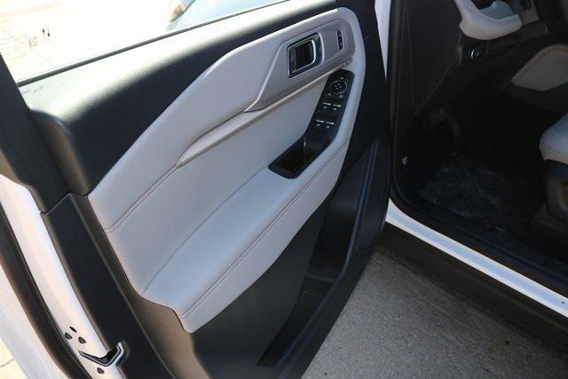 new 2025 Ford Explorer car, priced at $50,470