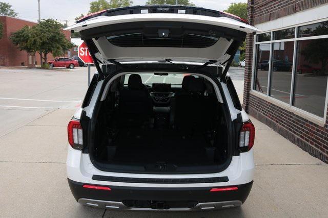new 2025 Ford Explorer car, priced at $50,595