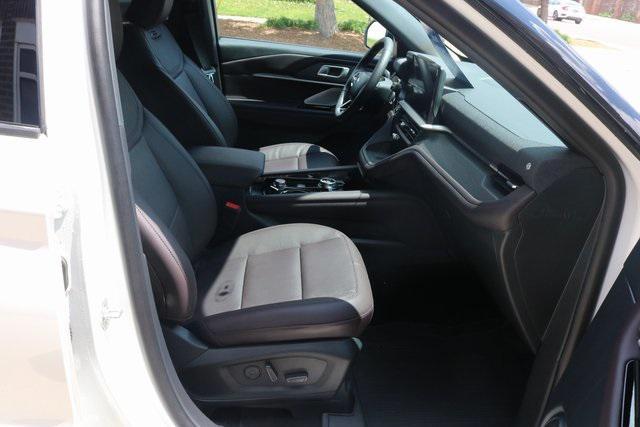 new 2025 Ford Explorer car, priced at $52,701