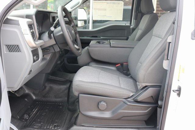 new 2025 Ford F-250 car, priced at $55,820