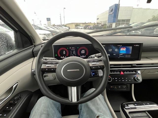 used 2025 Hyundai TUCSON Hybrid car, priced at $31,470