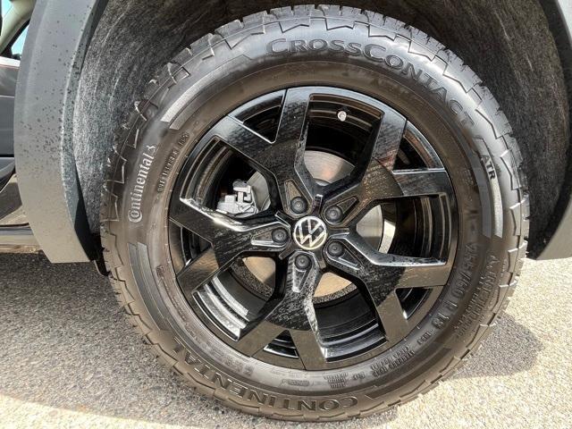 used 2025 Volkswagen Atlas car, priced at $41,150