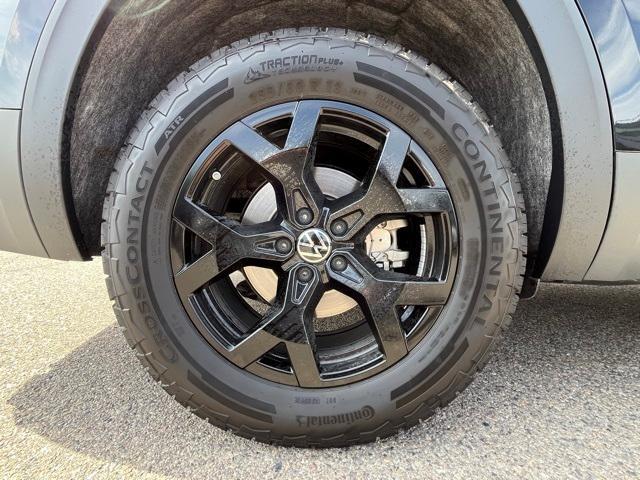 used 2025 Volkswagen Atlas car, priced at $41,150