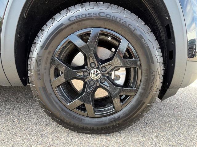 used 2025 Volkswagen Atlas car, priced at $41,150