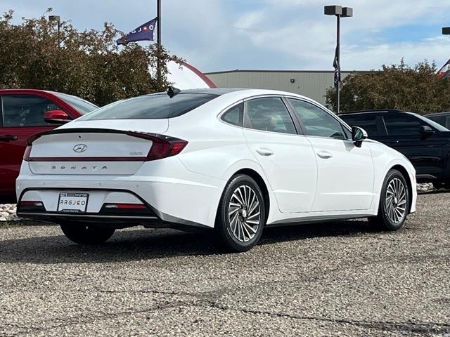 used 2021 Hyundai Sonata Hybrid car, priced at $22,105