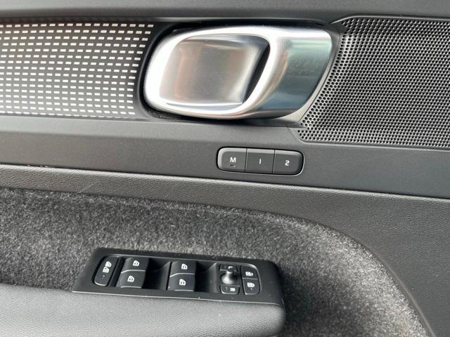 used 2021 Volvo XC40 car, priced at $23,801