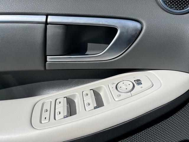 used 2025 Hyundai Sonata Hybrid car, priced at $25,354