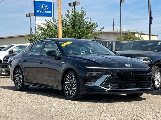 used 2025 Hyundai Sonata Hybrid car, priced at $25,354