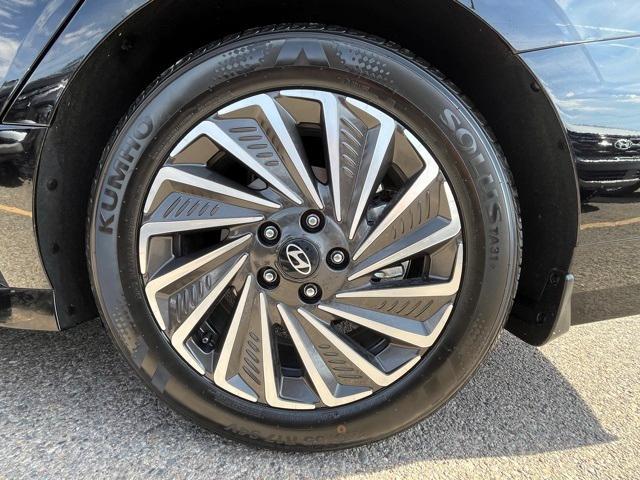 used 2025 Hyundai Sonata Hybrid car, priced at $25,354