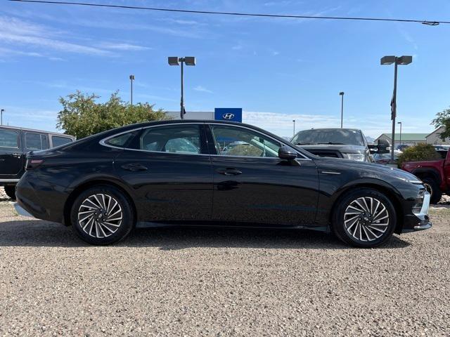 used 2025 Hyundai Sonata Hybrid car, priced at $25,354