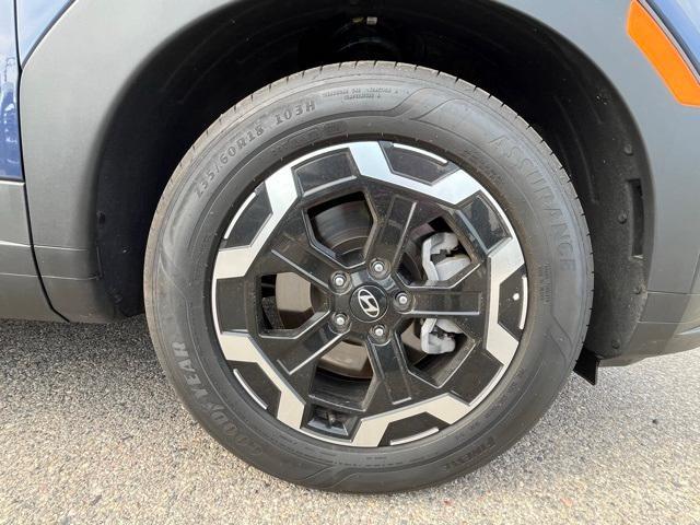 used 2025 Hyundai Santa Fe car, priced at $35,133