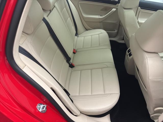 used 2013 Volkswagen Jetta SportWagen car, priced at $10,995