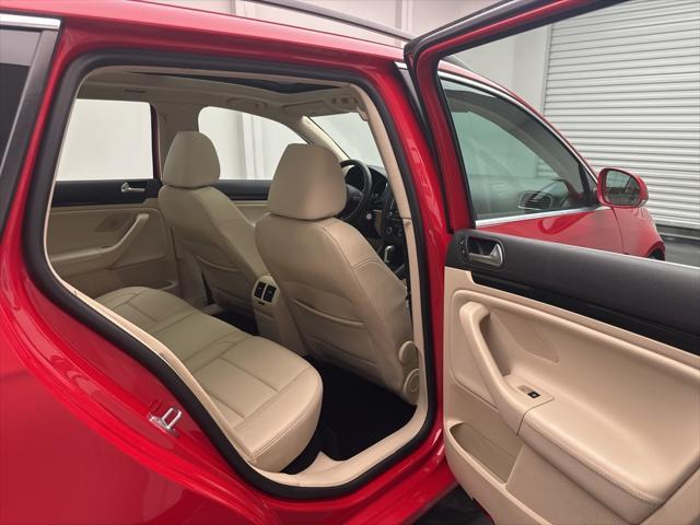 used 2013 Volkswagen Jetta SportWagen car, priced at $10,995