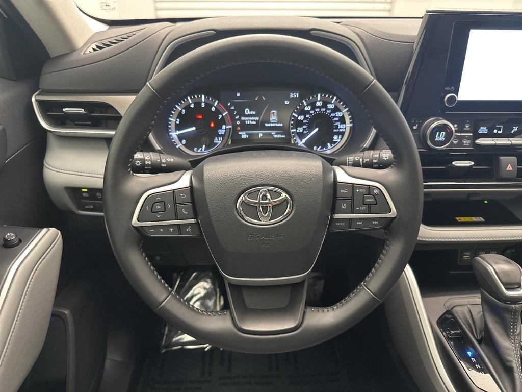 used 2023 Toyota Highlander car, priced at $38,569