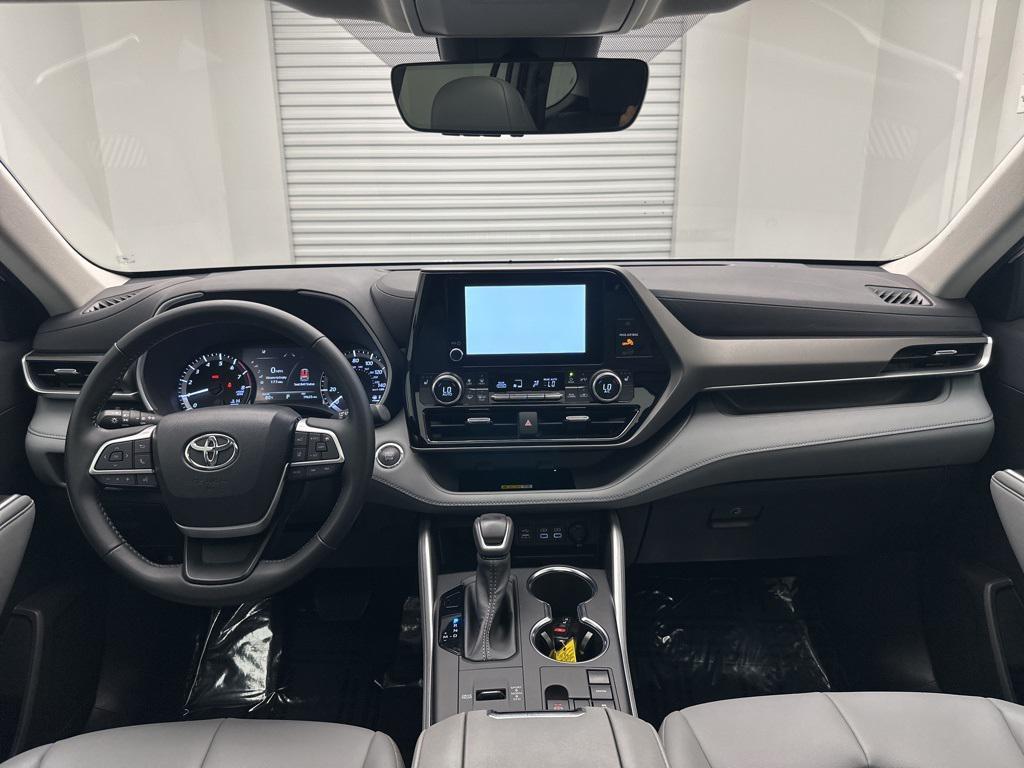 used 2023 Toyota Highlander car, priced at $38,569